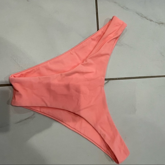 Zaful bathing suit too and bottoms - Picture 3 of 4